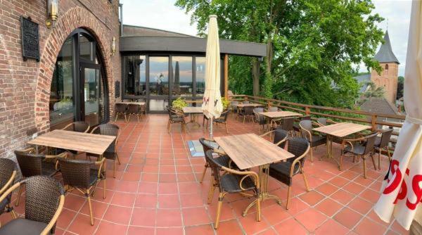 Burg Wassenberg Hotel Exterior photo